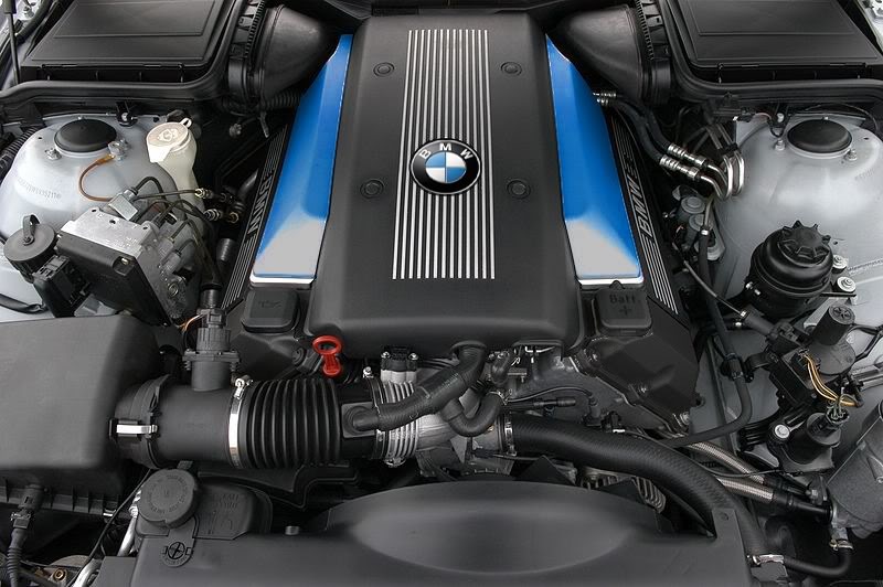 Présentation enfin du 730i Enginecover2-3604599